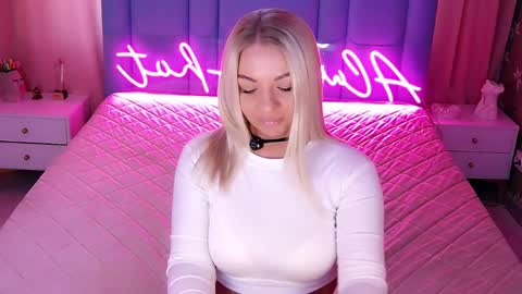 AlwaysHot online show from 2, 4, 2026