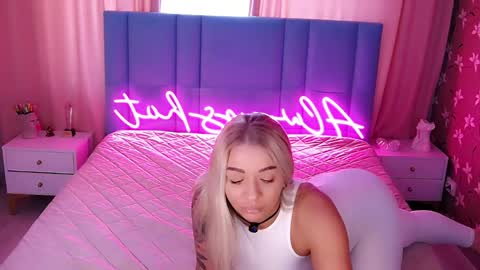 AlwaysHot online show from 9, 4, 2026