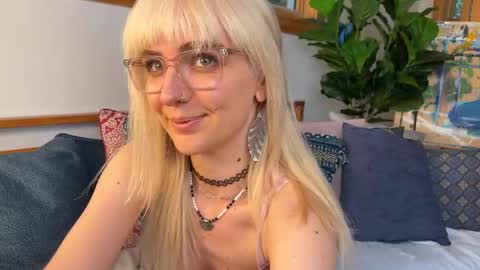 Ally Elliot online show from 14, 10, 2025