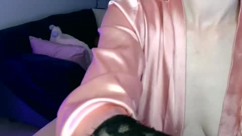 Ally Girl In Her Ally World online show from 19, 4, 2026