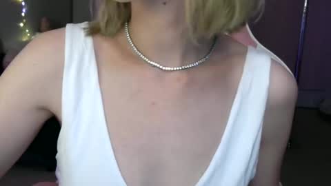 Snapshot of allyoursss1212 chatting on 23, 4, 2026 Ally Girl In Her Ally World online show from 23, 4, 2026