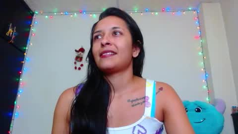 Snapshot of allyson_collins_ chatting on 5, 1, 2026 Allyson collins online show from 5, 1, 2026