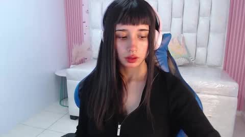 Allysa  online show from 13, 9, 2025