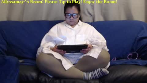 Allyssamay online show from 7, 3, 2025