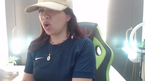 ALMA FENIX  online show from 1, 2, 2025