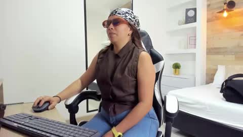 ALMA FENIX  online show from 8, 10, 2025