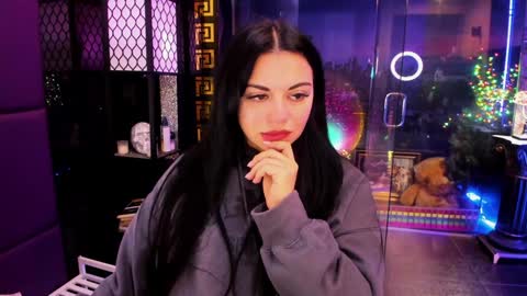 Snapshot of alma_pearl chatting on 22, 10, 2025 Alma online show from 22, 10, 2025