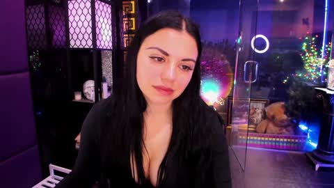 Snapshot of alma_pearl chatting on 11, 11, 2025 Alma online show from 11, 11, 2025