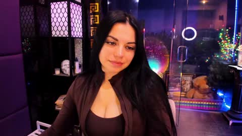 Snapshot of alma_pearl chatting on 23, 11, 2025 Alma online show from 23, 11, 2025