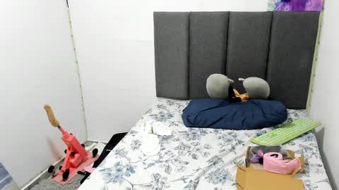 Snapshot of almaa__ chatting on 20, 2, 2025 Alma online show from 20, 2, 2025