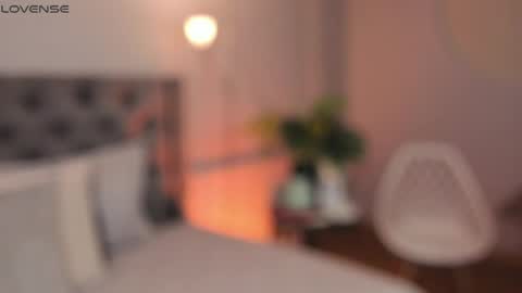 Mia online show from 4, 6, 2026