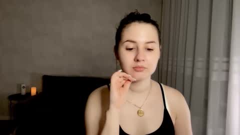 Snapshot of almostinnocent_ chatting on 7, 11, 2025 Anna online show from 7, 11, 2025