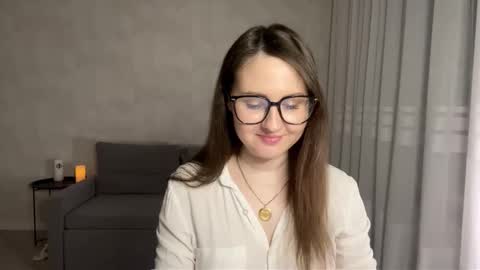 Snapshot of almostinnocent_ chatting on 7, 11, 2025 Anna online show from 7, 11, 2025