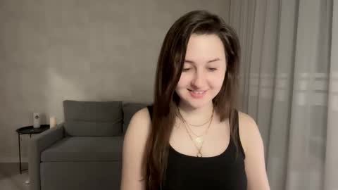 Snapshot of almostinnocent_ chatting on 12, 11, 2025 Anna online show from 12, 11, 2025