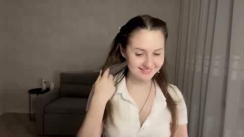 Snapshot of almostinnocent_ chatting on 22, 11, 2025 Anna online show from 22, 11, 2025