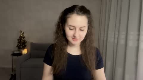 Snapshot of almostinnocent_ chatting on 1, 12, 2025 Anna online show from 1, 12, 2025