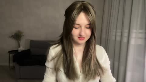 Snapshot of almostinnocent_ chatting on 5, 5, 2026 Anna online show from 5, 5, 2026