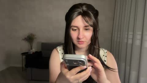Snapshot of almostinnocent_ chatting on 10, 5, 2026 Anna online show from 10, 5, 2026