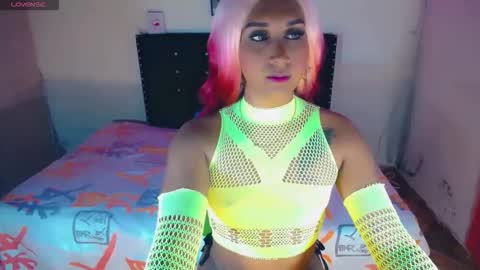 alondragill_ online show from 13, 5, 2026