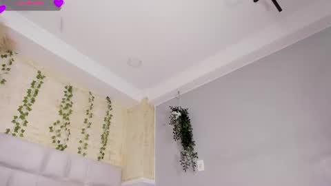 ALONDRA CUTE online show from 19, 6, 2026