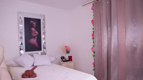 Alondra online show from 6, 3, 2025