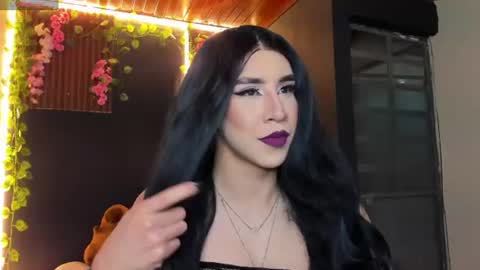 Hazel Bowie online show from 13, 7, 2026