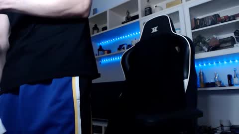 Snapshot of alphamastertodd chatting on 19, 11, 2025 MasterTodd online show from 19, 11, 2025