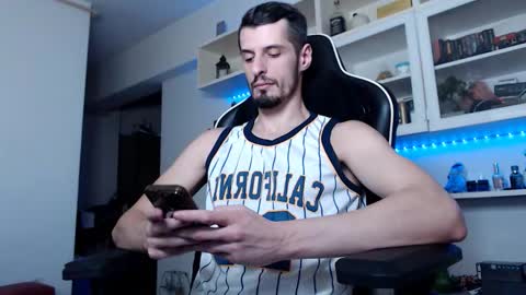 Snapshot of alphamastertodd chatting on 30, 11, 2025 MasterTodd online show from 30, 11, 2025