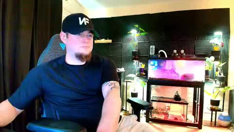 Snapshot of alphanuts101 chatting on 14, 11, 2025 Ryno online show from 14, 11, 2025