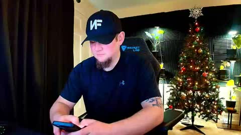 Snapshot of alphanuts101 chatting on 19, 12, 2025 Ryno online show from 19, 12, 2025