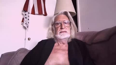 AlphaUniform online show from 17, 9, 2025