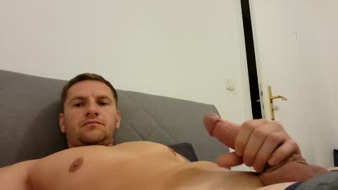 Snapshot of aluke95 chatting on 3, 10, 2025 aluke95 online show from 3, 10, 2025