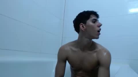 alvarodancer online show from 7, 11, 2025