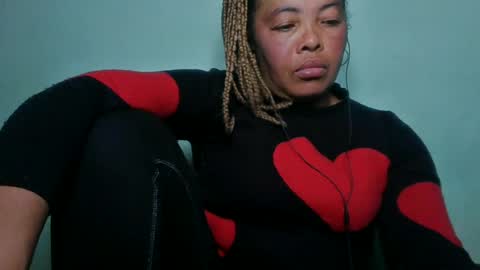 Snapshot of alypierette chatting on 3, 7, 2026 alypierette online show from 3, 7, 2026