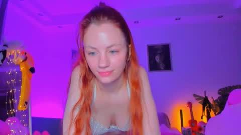 Snapshot of alyssa_smitt chatting on 13, 10, 2025 alyssa_smitt online show from 13, 10, 2025