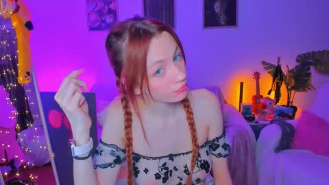Snapshot of alyssa_smitt chatting on 19, 10, 2025 alyssa_smitt online show from 19, 10, 2025