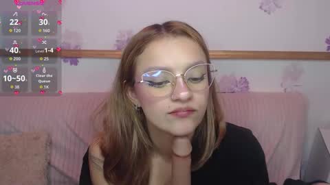 Snapshot of alyy_cute chatting on 12, 10, 2025 Alyy online show from 12, 10, 2025