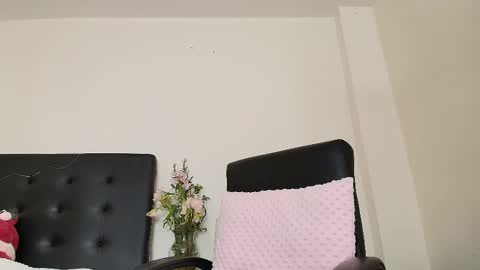 Snapshot of amabella_w chatting on 8, 3, 2025 Isabella online show from 8, 3, 2025