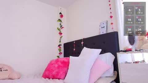 Snapshot of amabella_w chatting on 11, 9, 2025 Isabella online show from 11, 9, 2025