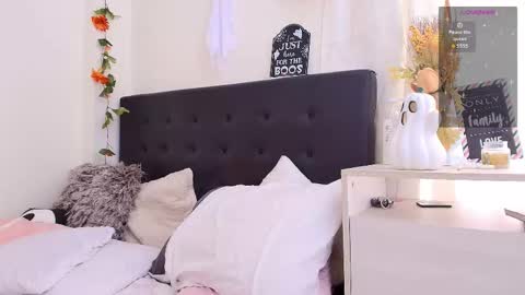 Snapshot of amabella_w chatting on 23, 10, 2025 Isabella online show from 23, 10, 2025