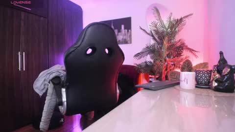 Snapshot of amaia_bushida chatting on 27, 2, 2025 anny online show from 27, 2, 2025