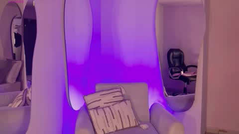 Amaia Haywood online show from 8, 11, 2025