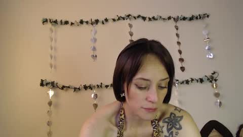 Amalett online show from 10, 3, 2025