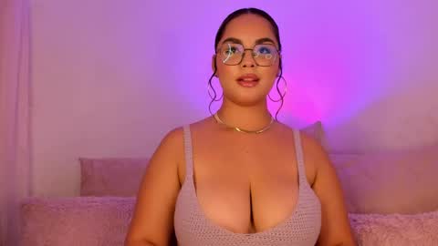 Snapshot of amalia_bennet chatting on 11, 9, 2025 amalia bennet online show from 11, 9, 2025