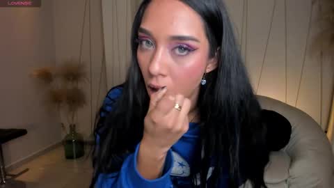 Amalia cruss online show from 18, 9, 2025