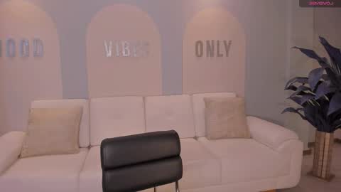 Amalia cruss online show from 13, 11, 2025