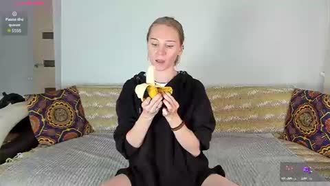 Snapshot of amalia_mio chatting on 19, 7, 2026 Amalia online show from 19, 7, 2026