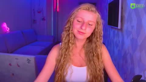 Snapshot of amaliaqueen999 chatting on 22, 9, 2025 Amalia online show from 22, 9, 2025