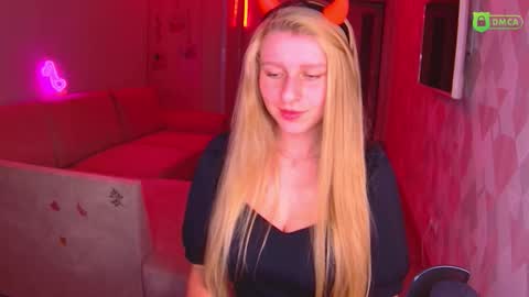 Snapshot of amaliaqueen999 chatting on 30, 10, 2025 Amalia online show from 30, 10, 2025