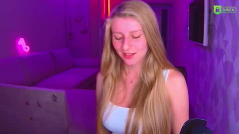 Snapshot of amaliaqueen999 chatting on 8, 11, 2025 Amalia online show from 8, 11, 2025